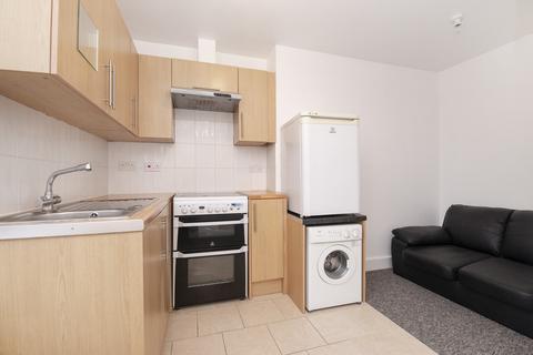 Studio to rent, Chamberlayne Road, Kensal Rise NW10