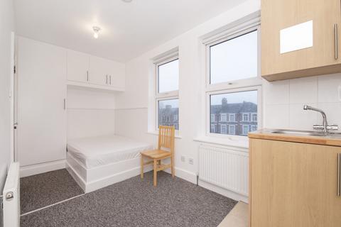 Studio to rent, Chamberlayne Road, Kensal Rise NW10