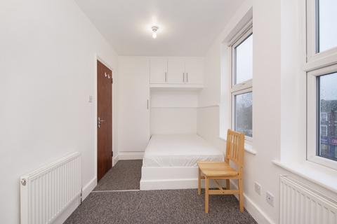 Studio to rent, Chamberlayne Road, Kensal Rise NW10