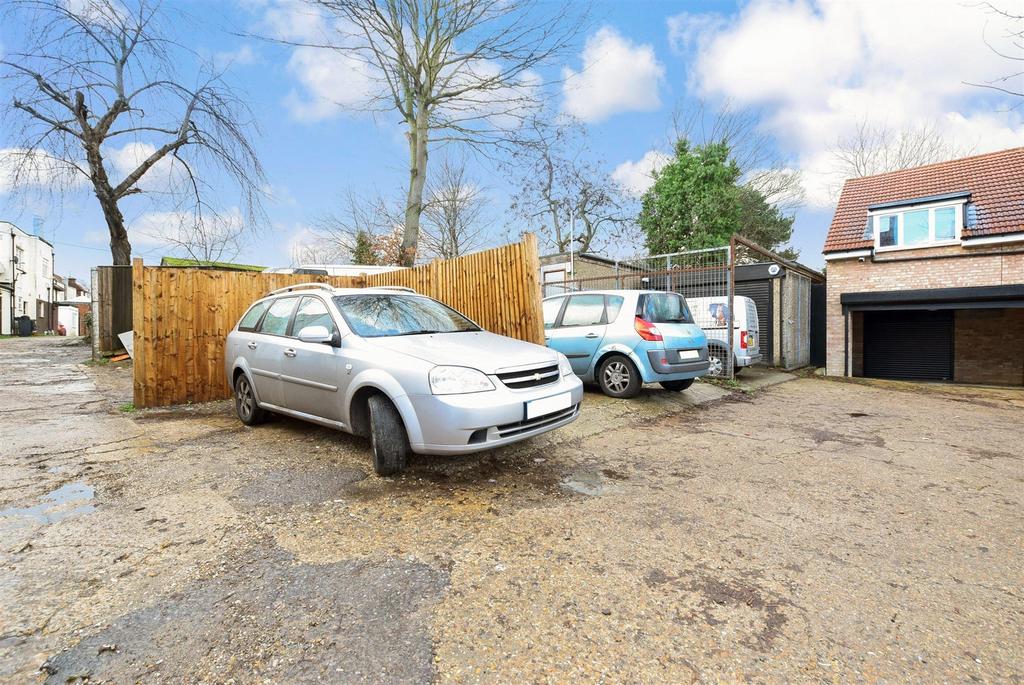 Driveway/Parking