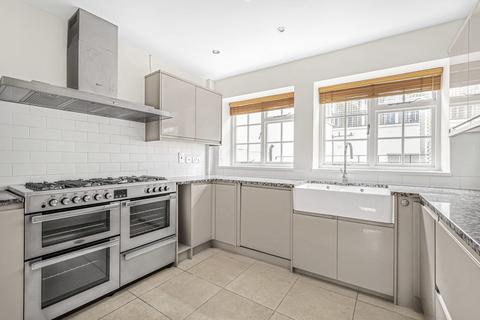 3 bedroom terraced house to rent, Wilton Row, London, SW1X