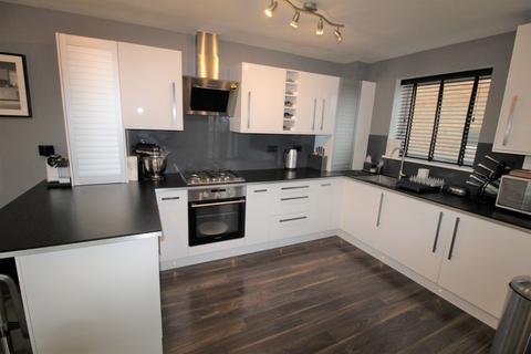 2 bedroom apartment to rent, Berwick Place, Welwyn Garden City