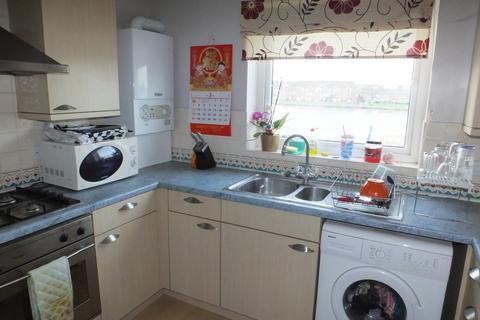 2 bedroom apartment to rent, Vespasian Road, Southampton SO18