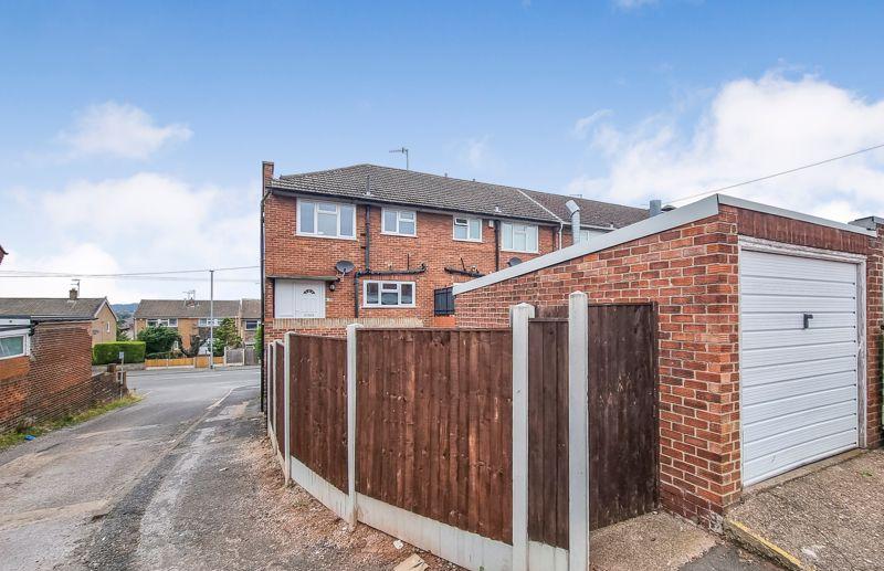 Rolleston Drive, Arnold, Nottingham... 3 bed duplex £775 pcm (£179 pw)
