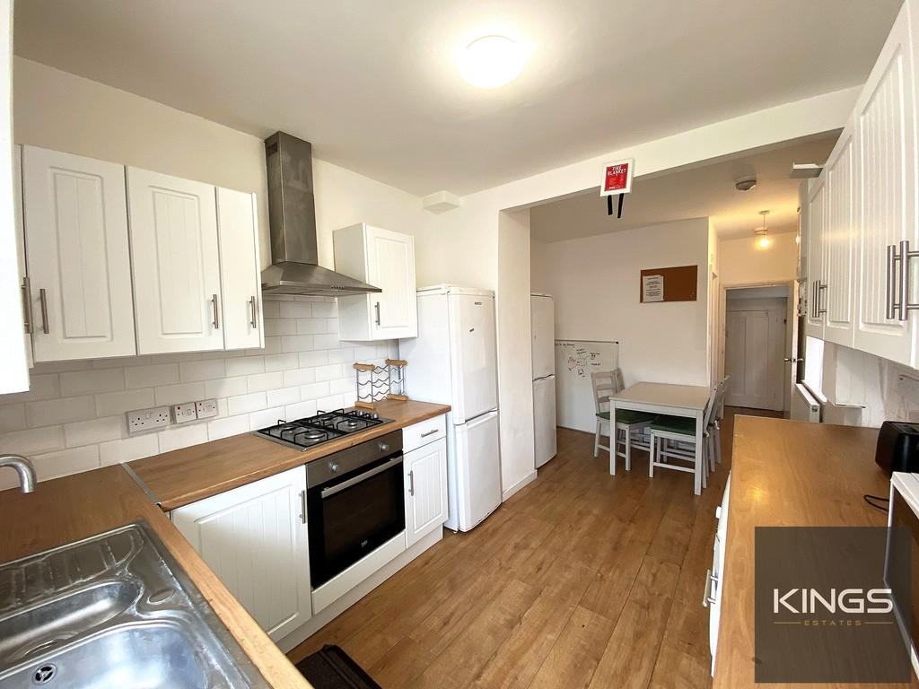 ORCHARD ROAD, Southsea 6 bed terraced house to rent £2,400 pcm (£554 pw)