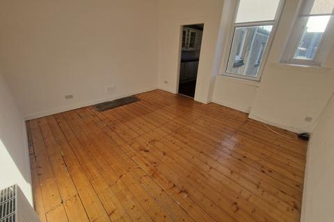 2 bedroom flat to rent, Nile Street, Kirkcaldy KY2
