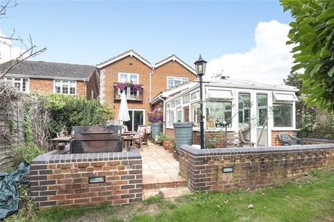 4 bedroom detached house for sale - Staines Lane, Chertsey, Surrey, KT16