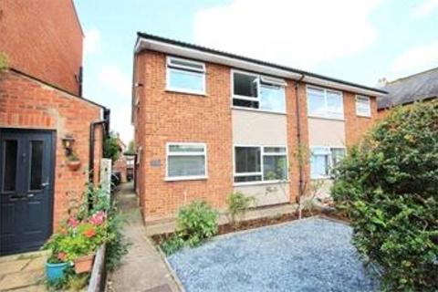 2 bedroom maisonette to rent, Queens Road, Egham, Surrey, TW20