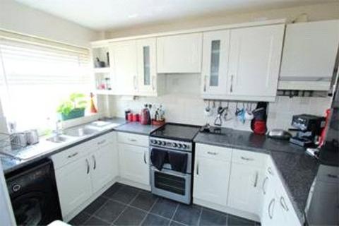 2 bedroom maisonette to rent, Queens Road, Egham, Surrey, TW20