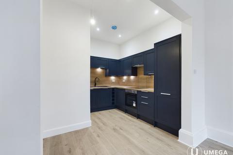 2 bedroom flat to rent, East London Street, New Town, Edinburgh, EH7