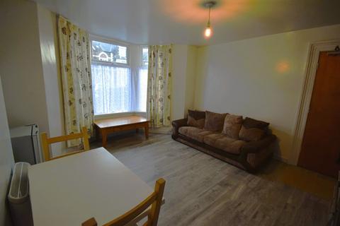 1 bedroom ground floor flat to rent, Richmond Road, Roath