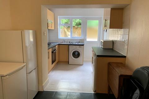 4 bedroom terraced house to rent, Park Crescent Road, Lewes Road