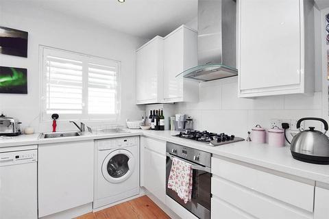 2 bedroom terraced house to rent, Austin Street, London, E2