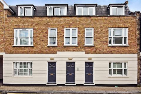 2 bedroom terraced house to rent, Austin Street, London, E2