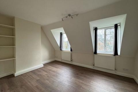 2 bedroom flat to rent, Green Avenue, Mill Hill
