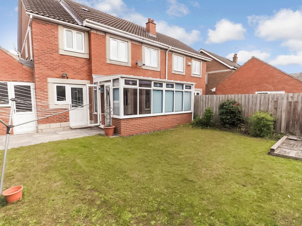 South Bridge Road, Victoria Dock, Hull, HU9 1TL 4 bed semidetached