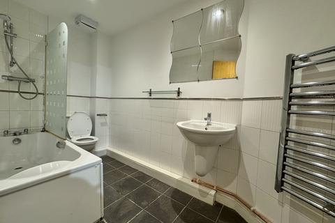 2 bedroom apartment for sale, Chapel Point, Chapel Street, Salford, Lancashire, M3