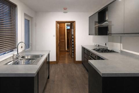 3 bedroom terraced house to rent, Firgrove Road, Freemantle