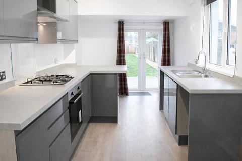 3 bedroom terraced house to rent, Firgrove Road, Freemantle