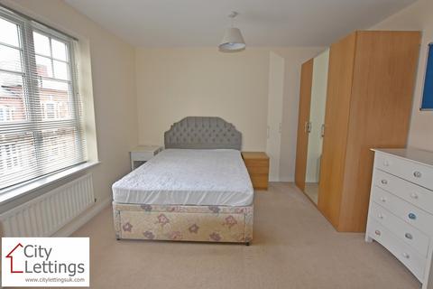 2 bedroom apartment to rent, Tudor Court, Walter Street