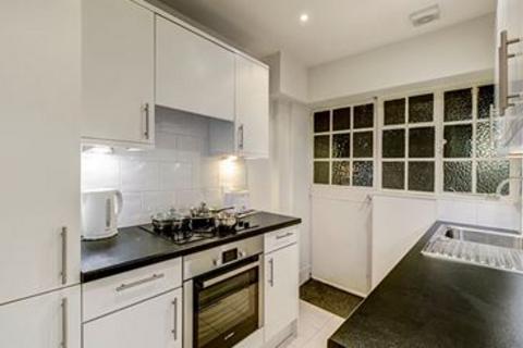 2 bedroom flat to rent, Fulham Road, Chelsea, London SW3