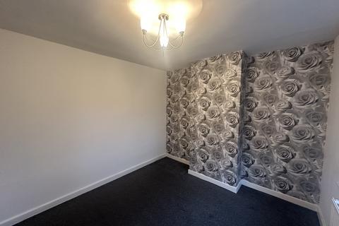 3 bedroom semi-detached house to rent, First Avenue, East Dene, Rotherham S65