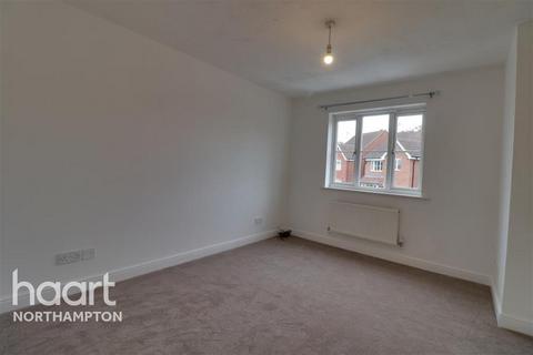3 bedroom semi-detached house to rent, COLTSFOOT ROAD