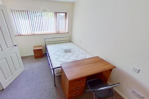 2 bedroom flat to rent, 4 Lynton Court, Peachey Street, NOTTINGHAM NG1 4DJ