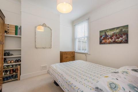 2 bedroom apartment to rent, Litchfield Gardens, London, NW10