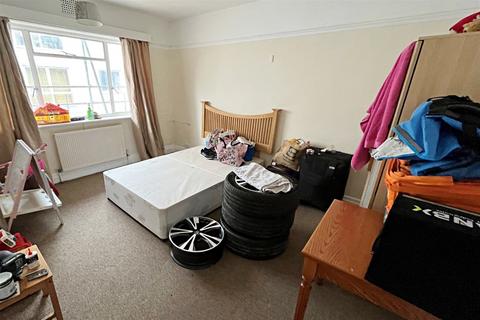 3 bedroom flat to rent, Bournemouth