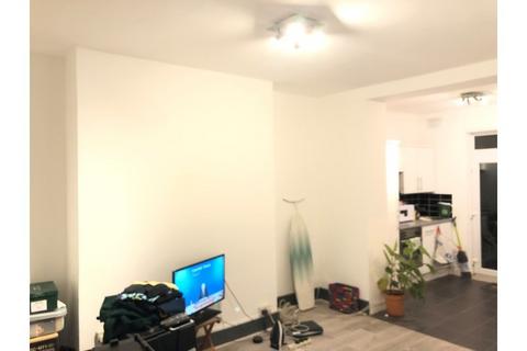 2 bedroom flat to rent, Benbow Road, Hammersmith W6