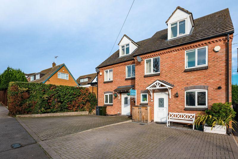 Willow Wong, Burton Joyce, Nottingham NG14 5FD 4 bed semidetached