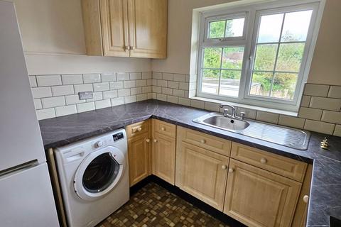 2 bedroom flat to rent, Lexham Gardens, Amersham HP6