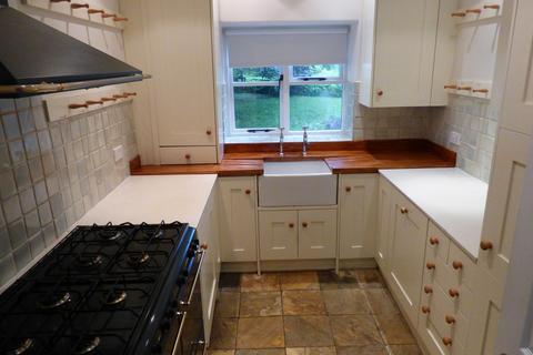 2 bedroom house to rent, Wycombe Road, Great Missenden HP16