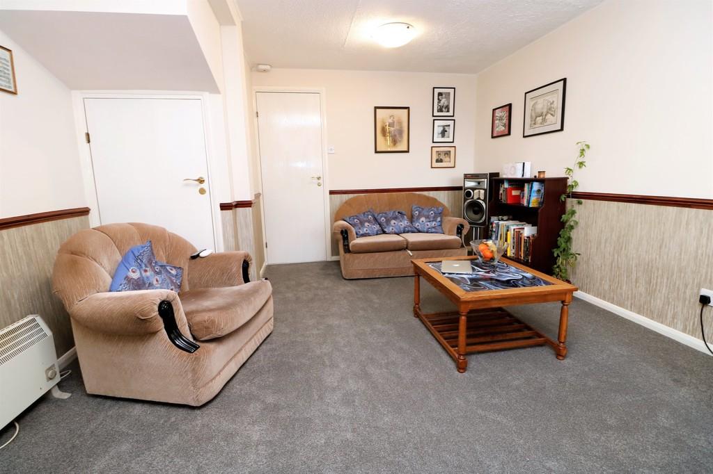 Atkinson Road, AshbydelaZouch 2 bed end of terrace house £134,000