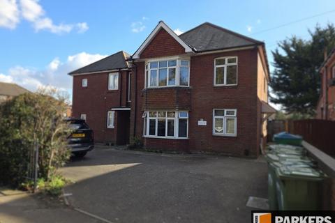 2 bedroom flat to rent, 60 Station Road, Sholing