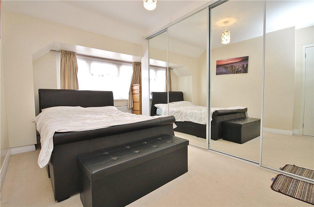 House in Surrey - View 4