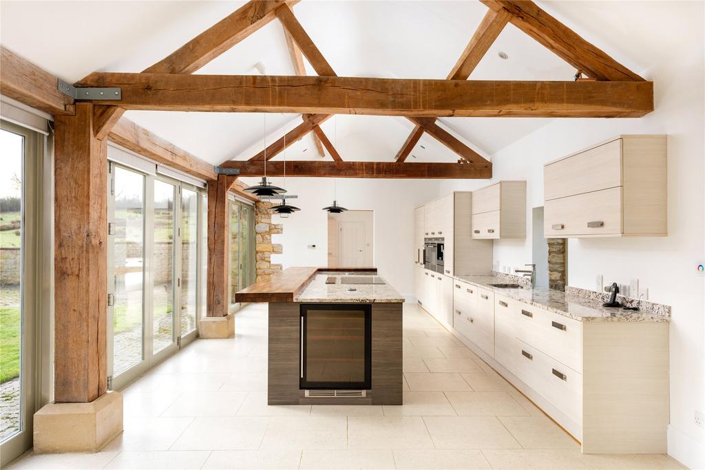 Kitchen/Dining Area