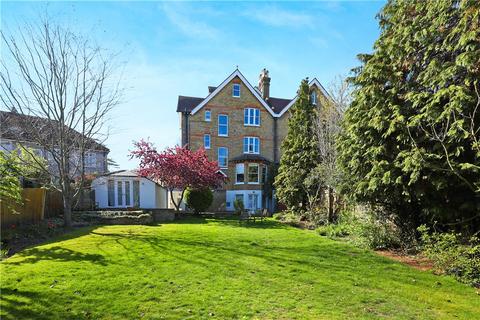 4 bedroom flat to rent, The Briars, 6 Lake Road, SW19