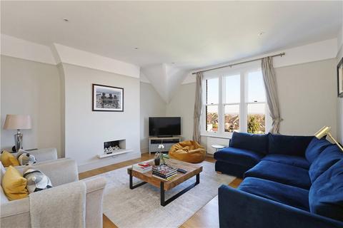 4 bedroom flat to rent, The Briars, 6 Lake Road, SW19