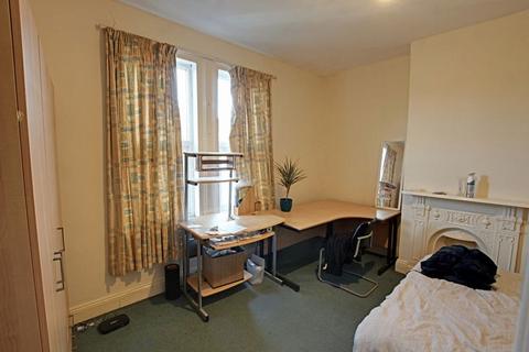 3 bedroom apartment to rent, Pulteney Terrace, Bath