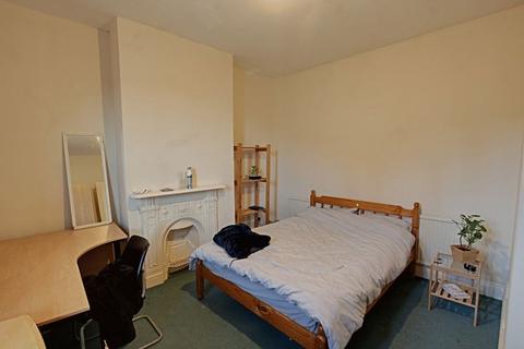 3 bedroom apartment to rent, Pulteney Terrace, Bath