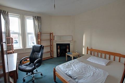 3 bedroom apartment to rent, Pulteney Terrace, Bath