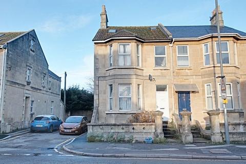 4 bedroom apartment to rent - Lower Bristol Road, Bath