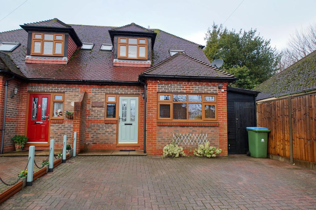 Westergate Street, Woodgate 3 bed semidetached house £1,100 pcm (£254 pw)