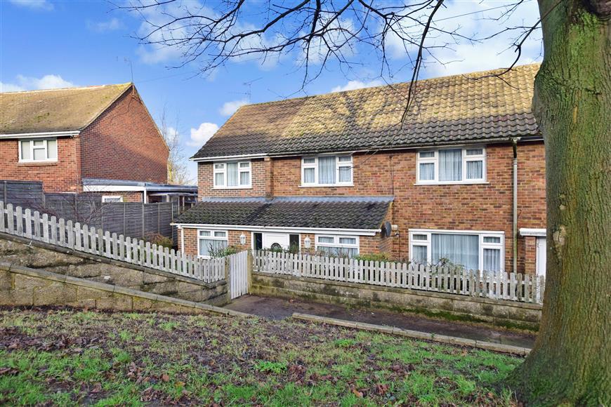 Scott Road, Gravesend, Kent 4 bed end of terrace house £370,000