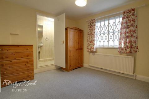 3 bedroom flat to rent, Thornhill Crescent, London