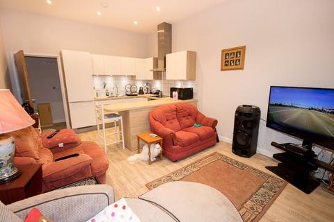 2 bedroom apartment to rent, Bristol House, New Road, St Sampsons