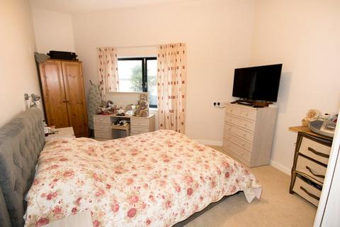 2 bedroom apartment to rent, Bristol House, New Road, St Sampsons