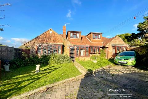 4 bedroom bungalow for sale, Marine Drive East, Barton on Sea, New Milton, Hampshire, BH25